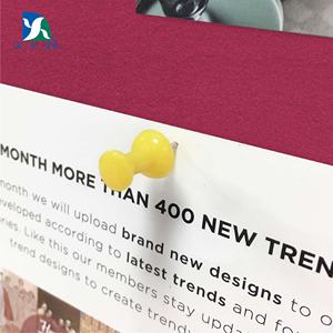 Tableau magnétique en tissu rouge avec cadre en plastique pour tableaux d'affichage et présentoirs de messages - Product Image 4