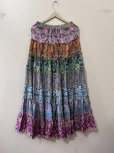 Sari vintage en soie, jupe longue traditionnelle indienne pour femmes, jupe évasée à volants - Product Image 3