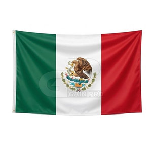 Kit promocional para aficionados al fútbol con camiseta, bufanda, gorro, bandera y balón de fútbol, perfecto para eventos de fútbol en el estadio. - Product Image 3