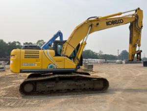 รถขุดไฮดรอลิกแบบตีนตะขาบ KOBELCO SK210 LC-10 รุ่นมาตรฐาน ปี 2020 สำหรับขาย ราคาดีที่สุดสำหรับรถขุดมือสองพร้อมเครื่องยนต์ฮีโน่ - Product Image 4