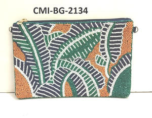 Dernières créations de pochettes à main perlées faites à la main pour femmes, avec fermeture éclair, en toile brodée, idéales pour les soirées et les événements. - Product Image 5