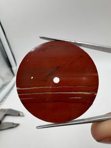 Esfera de reloj de jaspe rojo de 37 mm, pulida por un lado, 1 mm de grosor, con orificio central de 2 mm - Product Image 2