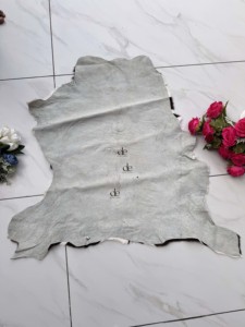 Best Selling Cowhide Leather Area <b>Rugs</b> Hot Sale <b>Black</b> White <b>Rugs</b> for Living Room Home Decor Traditional 100 % Cowhide Handmade - Product Image 3