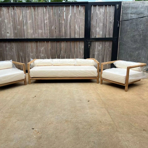 Ensemble de canapés d'extérieur de luxe Caira, structure en bois haute densité, design minimaliste et élégant, canapé de jardin résistant aux intempéries, idéal pour terrasse de centre commercial - Product Image 5