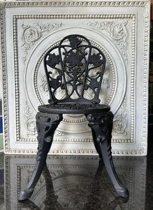 Ensemble de chaises de jardin en fer de style victorien KHP, résistant aux intempéries, avec motif floral, conçu pour une personne - Product Image 2