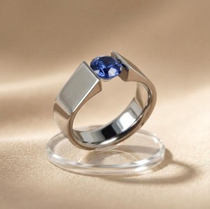 Bague ouverte en argent 925 avec saphir bleu et moissanite taille ronde, cadeau idéal pour anniversaires, vœux et fêtes entre amis - Product Image 3