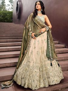 Lehenga Choli de Seda Cosmos para Mujer, con Lentejuelas y Bordado de Hilo, con Dupatta - Product Image 3