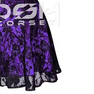 Proveedor mayorista de vestido corto acampanado con corsé de encaje floral negro y satén morado, con cremallera frontal. - Product Image 5