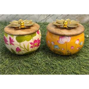 Pot à fruits de luxe en métal doré martelé avec bouton de couvercle en cristal, récipient décoratif pour fruits secs, idéal pour cadeaux de mariage, maison et cuisine - Product Image 3