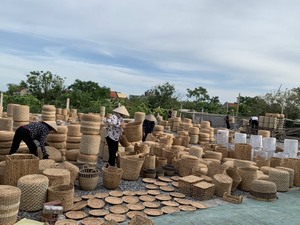 ตะกร้าเก็บของทำมือจากผักตบชวาพร้อมหูหิ้วหนัง ผู้ผลิตขายส่งจากเวียดนาม - Product Image 6
