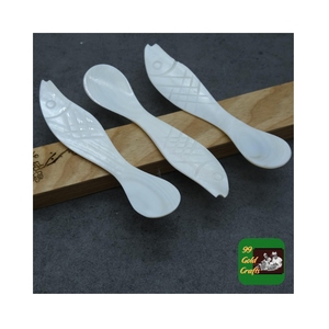 Luxury Seahsell Fish Shape Spoon Handmade Traditional Chinese Design Engraved Solid White Dinnerware for Presents - Product Image 2