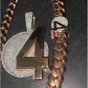 Collar con colgante de nombre con números grandes personalizados, chapado en oro, estilo hip hop, joyería de cumpleaños para hombres y mujeres - Product Image 1