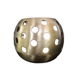 Portavelas de metal martillado a mano, dorado, estilo rústico, para decoración del hogar, restaurantes y eventos de boda. - Product Image 2