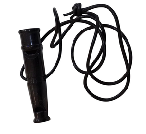 Silbato de Cuerno de Búfalo Auténtico Hecho a Mano y Pulido, Estilo Moderno, Hecho en India - Product Image 1