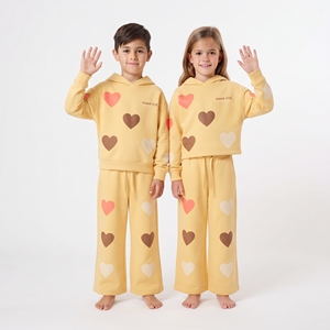 Ensemble de survêtement unisexe pour enfants avec motif cœur, sweat à capuche personnalisé et pantalon de jogging pour garçons et filles, tenue décontractée de sport assortie, vêtements en gros - Product Image 5