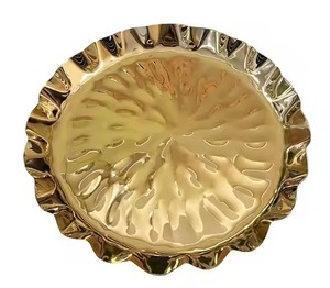 Assiette de présentation contemporaine en laiton – Base élégante pour table de dîner, idéale pour la décoration de mariages, restaurants, hôtels et événements modernes - Product Image 4