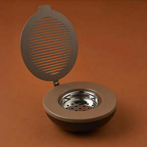 Quemador de Incienso de Metal de Lujo con Base de Madera, Quemador de Oud Árabe para Decoración del Hogar, Hotel o Majlis - Product Image 4