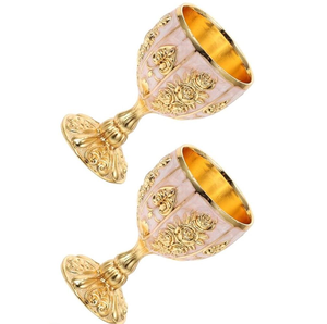 Calice d'église créatif en métal avec finition plaquée or brillant, motif floral en relief et patène ronde – Accessoires pour la liturgie - Product Image 2