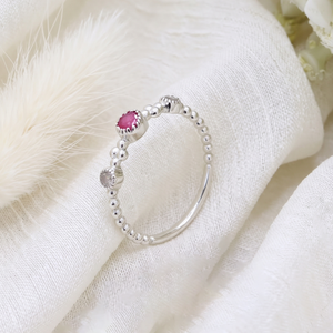 Anillo de Plata de Ley 925 con Dos Piedras de Rubí Natural y Diamantes Engastados en Bisel, Joyería Memoria, Venta al Por Mayor - Product Image 6