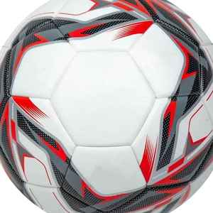 Ballon de football d'entraînement en PVC épais avec vessie en caoutchouc, sérigraphié et cousu, à haute rétention d'air - Product Image 3