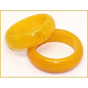 Brazaletes de Resina y Madera Hechos a Mano con Elegancia Natural - Accesorios de Moda con Cristales - Product Image 4