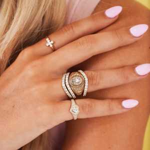 Anillo de sello personalizado con pavé, solitario redondo, con forma de corazón, para dedo mindero, brillante, con cúpula abombada, de oro macizo cultivado en laboratorio de 10K, 14K, 18K - Product Image 4