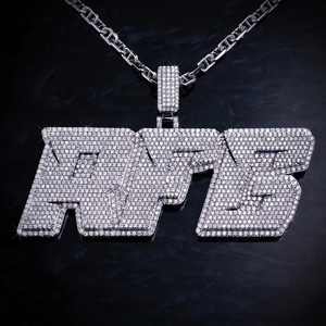 จี้เพชรโมอิสซาไนต์รูปตัวอักษรแบบเต็มตัว ชุบโรเดียม เงินแท้ 925 สไตล์ฮิปฮอป พร้อมจี้ห้อยแบบสั่งทำพิเศษ - Product Image 3
