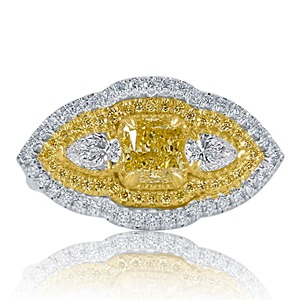 Elegante Anillo de Compromiso y Boda con Diamante Amarillo de Laboratorio, Corte Cojín, Doble Halo, Oro Blanco, VVS+, Certificado IGI, Diseño de Tallo Dividido - Product Image 5