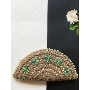 Bolso de mano de yute tejido a mano para mujer, de paja natural con bordado floral de margaritas blancas, ideal para playa o noche, con cuentas doradas. - Product Image 2