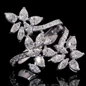 Anillo de diamante cultivado en laboratorio con corte marquesa de 2.0 quilates, certificado por IGI, oro blanco de 14k, regalo de compromiso y aniversario para ella. - Product Image 1