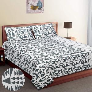 Drap de lit double en coton pur gris et blanc à motifs géométriques avec taies d'oreiller assorties pour la maison et l'hôtel - Product Image 1