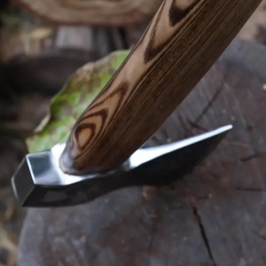 A&M Enterprises Hacha Coleccionable Hecha a Mano con Hoja Grabada y Mango de Madera, Venta al por Mayor, Juego de Hachas Estilo Nórdico, Hachas con Hoja Grabada - Product Image 2