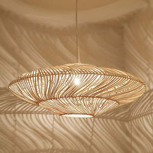 Luminaire suspendu en rotin naturel tissé pour la décoration du plafond de la maison, éclairage intérieur et design d'intérieur - Product Image 5