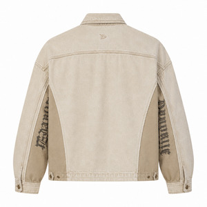 Veste en jean bleu délavé avec rivets en laiton et insignes cousus, coupe ample, style rétro années 90, unisexe, type shacket - Product Image 4