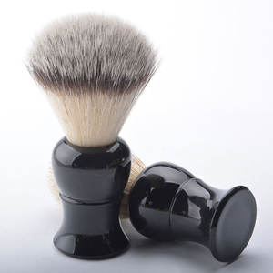 Pinceau à raser ergonomique en poils de Kolinsky durables avec manche en bois pour un contrôle précis, design classique, qualité supérieure - Product Image 1