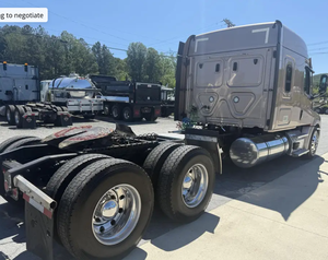 Camiones Freightliner Cascadia 113 Usados y Económicos con Cabina para Dormir, Modelos 2022, 2021 y 2019, Cabina de 60 Pulgadas con Techo Medio, 450 HP, Automático - Product Image 5
