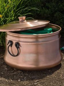 Contenedor de Manguera de Jardín de Cobre Repujado con Diseño de Banda Decorativa, Organizador de Tuberías de Agua para Exteriores - Product Image 5