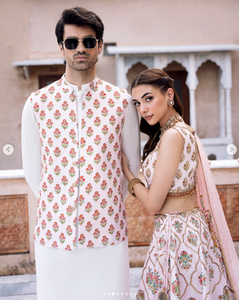 Ensemble de sari formel en soie brodée rose avec dupatta en filet, tenue de mariage indienne traditionnelle pour femmes - Product Image 1