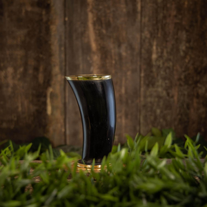 Vaso Vikingo con Borde de Cuerno, Hecho a Mano con Cuerno Natural de Búfalo, Tapa Impermeable Pulida, Impresión Tipográfica, Ecológico - Product Image 2