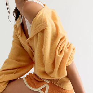 Suéter de punto casual para mujer, amarillo, con mangas murciélago, cuello con botones, estilo Henley, color liso, para primavera - Product Image 3