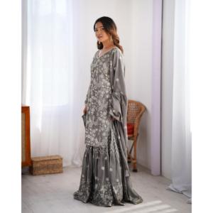 Vêtements de fête pour femmes Ensemble haut fantaisie Sharara avec Dupatta comprenant haut bas et tissu de couverture - Product Image 3