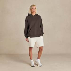 Sweat-shirt à capuche pour femme en coton, pull décontracté streetwear avec poche avant et logo, idéal pour l'automne - Product Image 3
