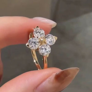 Anillo floral de lujo con diamante cultivado en laboratorio de corte redondo para mujer, anillo de cuatro piedras de oro macizo de 14k, regalo de promesa para novias - Product Image 1