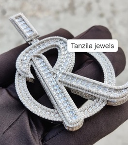 Colgante de plata de ley Moissanite redondo blanco y Baguette para hombre, cadena helada, joyería de Hip Hop, colgante de letra personalizado - Product Image 2