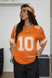 Camiseta de Baloncesto Personalizada Moderna en Naranja y Blanco, Sublimada, de Secado Rápido, Estilo Y2K, para Hombre, Camiseta de Fútbol Americano - Product Image 3