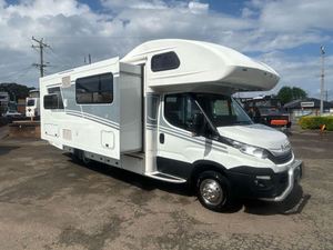 Autocaravana Avida Esperance C7932 SL Blanca 2021 |   Autocaravana Familiar para 4 Personas con Características de Lujo Todoterreno Modernas en Venta - Product Image 4