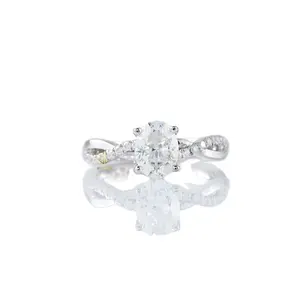 Penjualan laris berlian Moissanite potongan Oval cincin soliter dengan cincin aksen untuk wanita, cincin janji