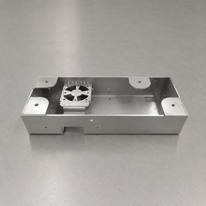 Fabricant OEM de panneaux de couverture en aluminium sur mesure selon plans pour équipements en tôle et pièces d'assemblage personnalisées - Product Image 3