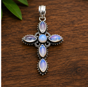 Colgante de Cruz de Piedra Lunar Arcoíris, Plata de Ley 925, Joyería Hecha a Mano, Estilo Vintage Boho, Colgante de Piedras Preciosas para Mujer - Product Image 1