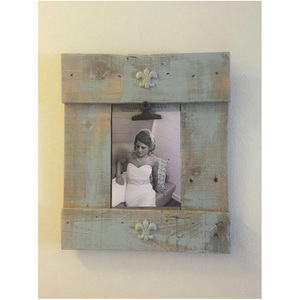 Handcrafted <b>Rustic</b> Solid Wood Photo <b>Frame</b> with Natural Grain Finish for Elegant Home Decor and Timeless Memory Display - Product Image 2